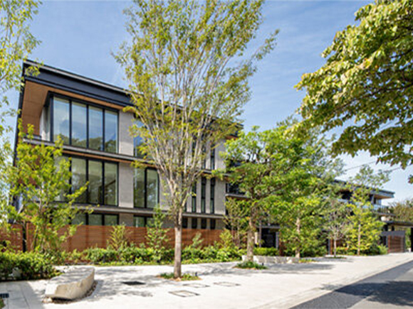 「ザ・ライオンズ世田谷八幡山」 外観（GX ZEH基準を超える仕様を採用）