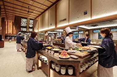地元若手漁師＆海鮮卸問屋と共同でサステナブルな海鮮を提供市場に出回らない「低利用魚」を夕食ビュッフェでお届け