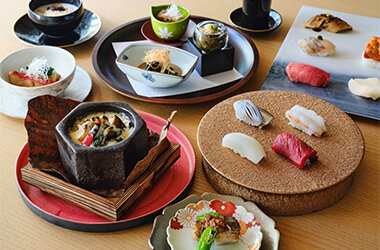 ダイニング『六つ喜』×鮨『藍寿』二つのレストランが出会う美食の物語 ― スペシャルコース《匠海（しょうかい）》誕生