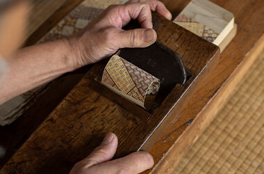 箱根・強羅 佳ら久が贈る春の寄木細工体験 ― 箱根の文化と職人技に触れる2日間